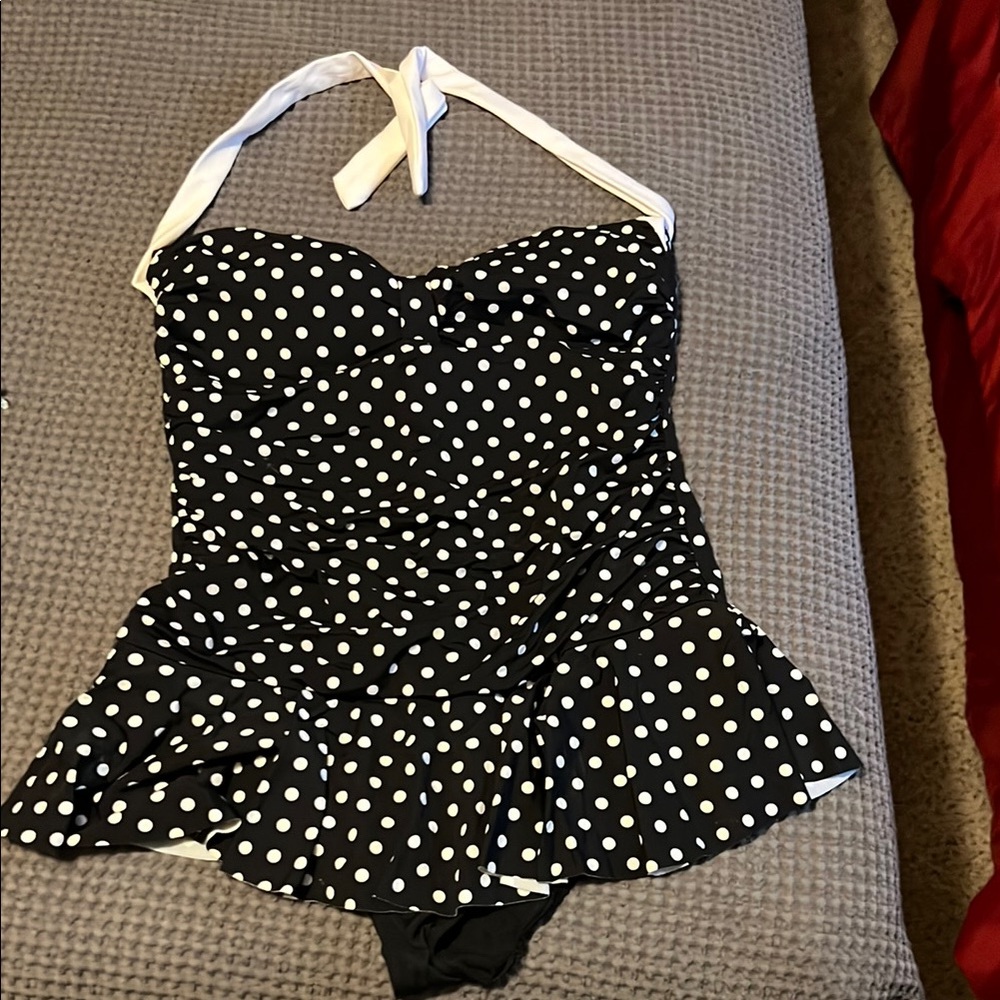 Black and White Polka Dot Swimsuit